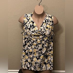 Ladies sleeveless top
